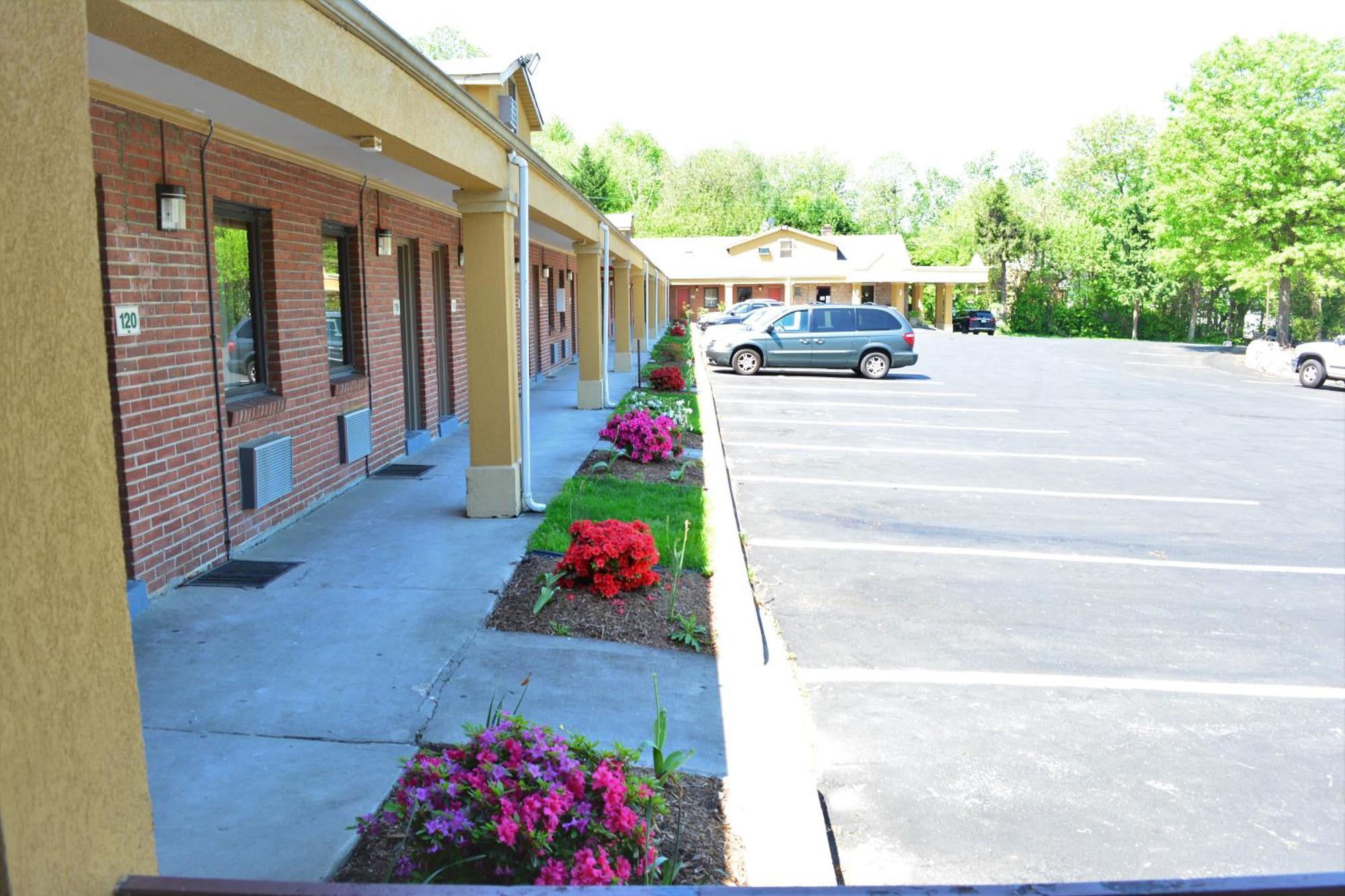 Budget Inn Falls Church Exterior foto