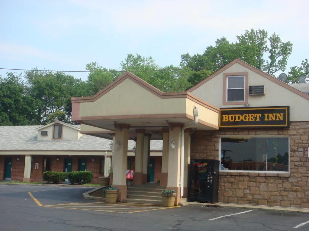 Budget Inn Falls Church Exterior foto