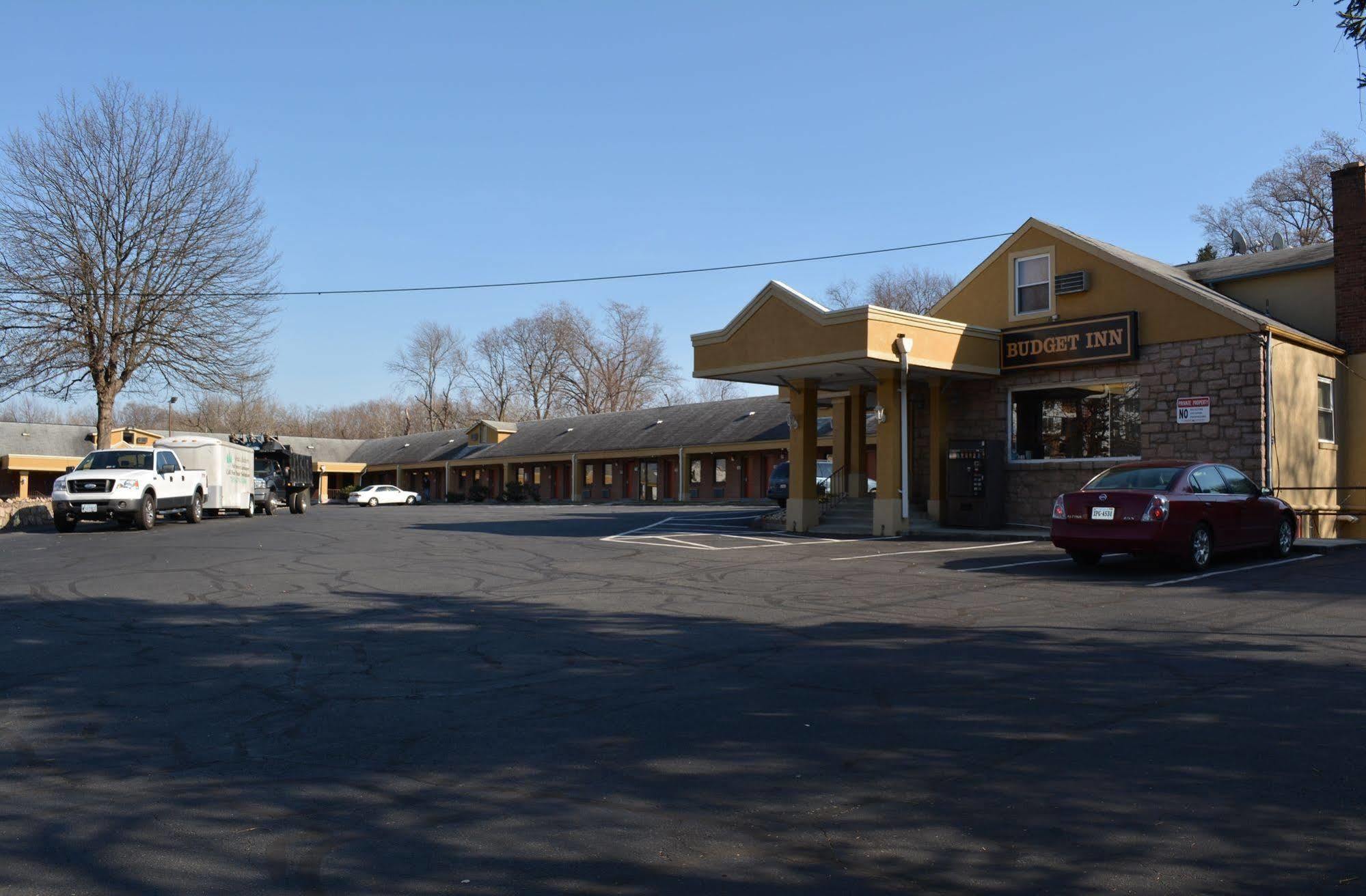 Budget Inn Falls Church Exterior foto