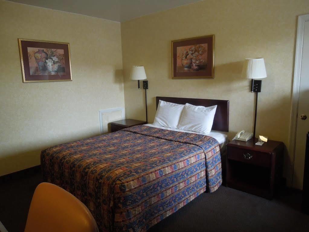 Budget Inn Falls Church Exterior foto